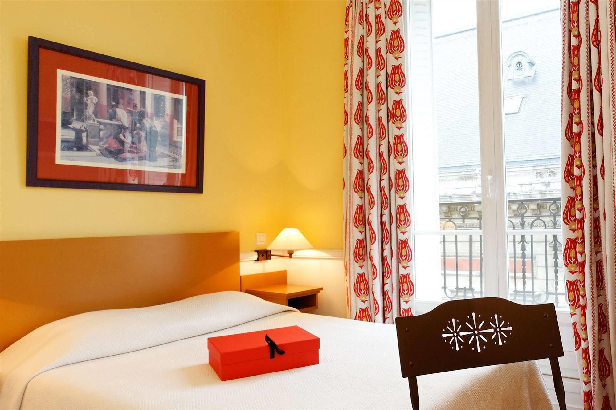 โฮเต็ล ลา มานูแฟคเจอร์ Hotel ปารีส ภายนอก รูปภาพ